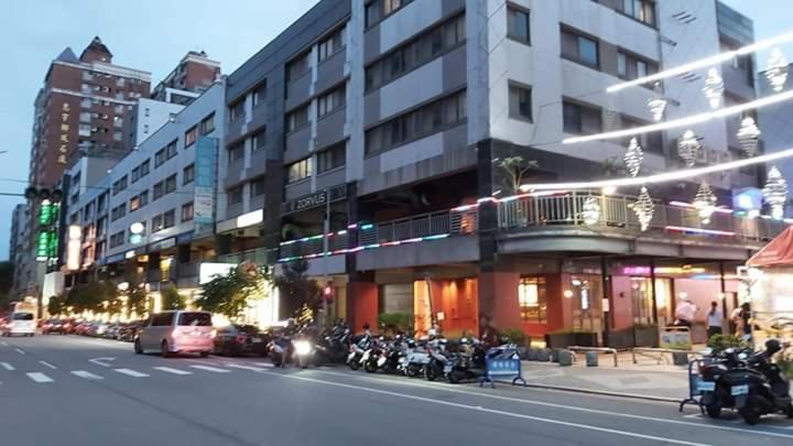 一中西雅圖 Taichung Exteriör bild