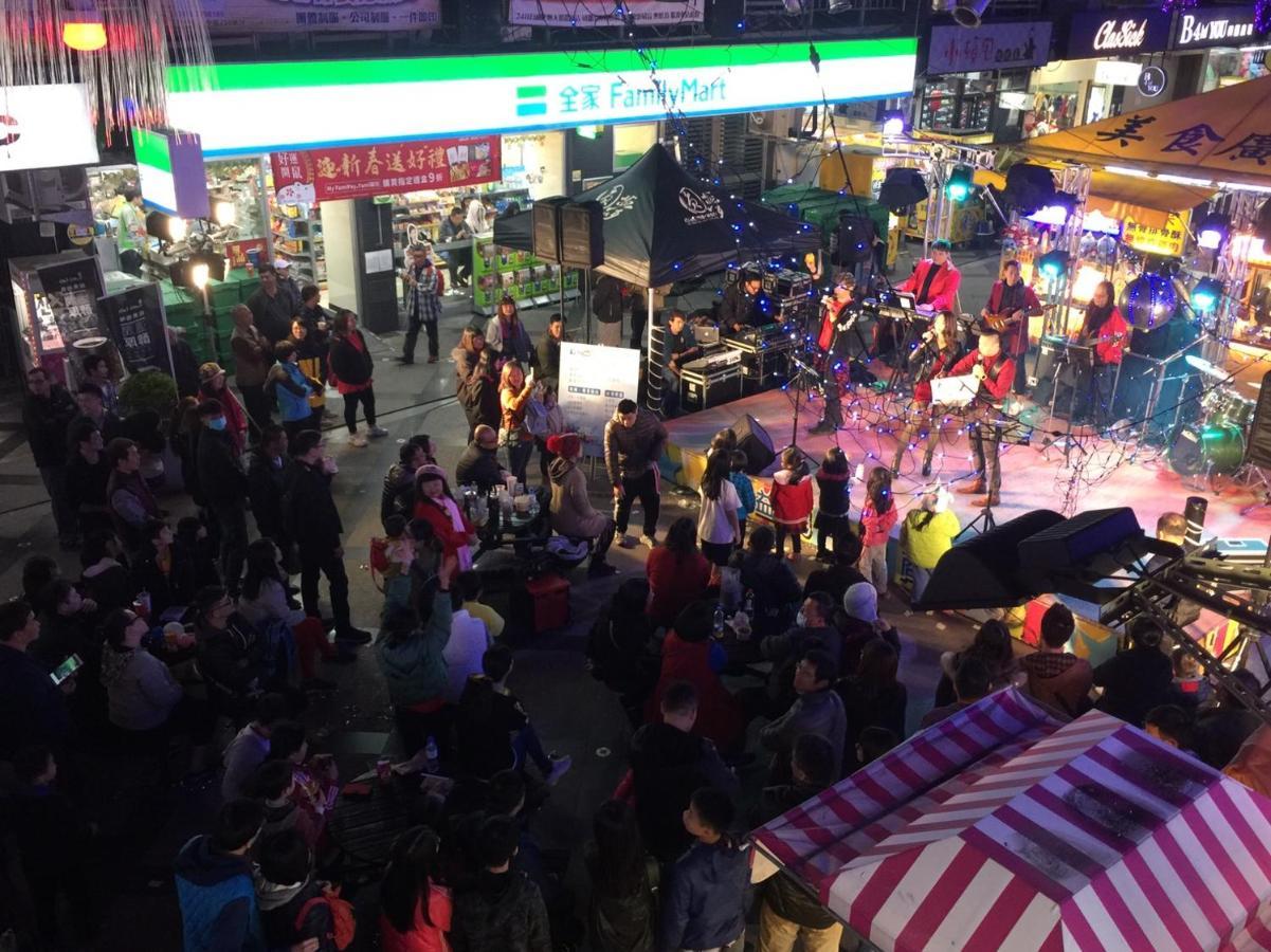 一中西雅圖 Taichung Exteriör bild